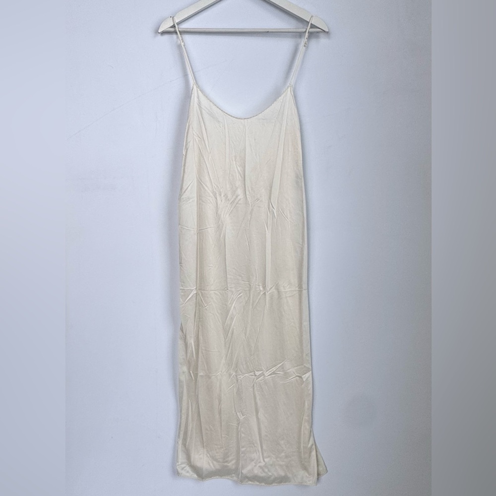 Vintage Vanity Fair Off-White Long Nylon Slip Size 38 - Picture 1 of 8